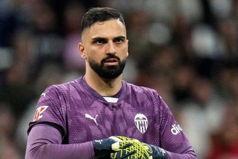 Calciomercato Inter, porta a Josep Martínez: una scommessa che fa discutere, Mamardashvili sarebbe il Top
