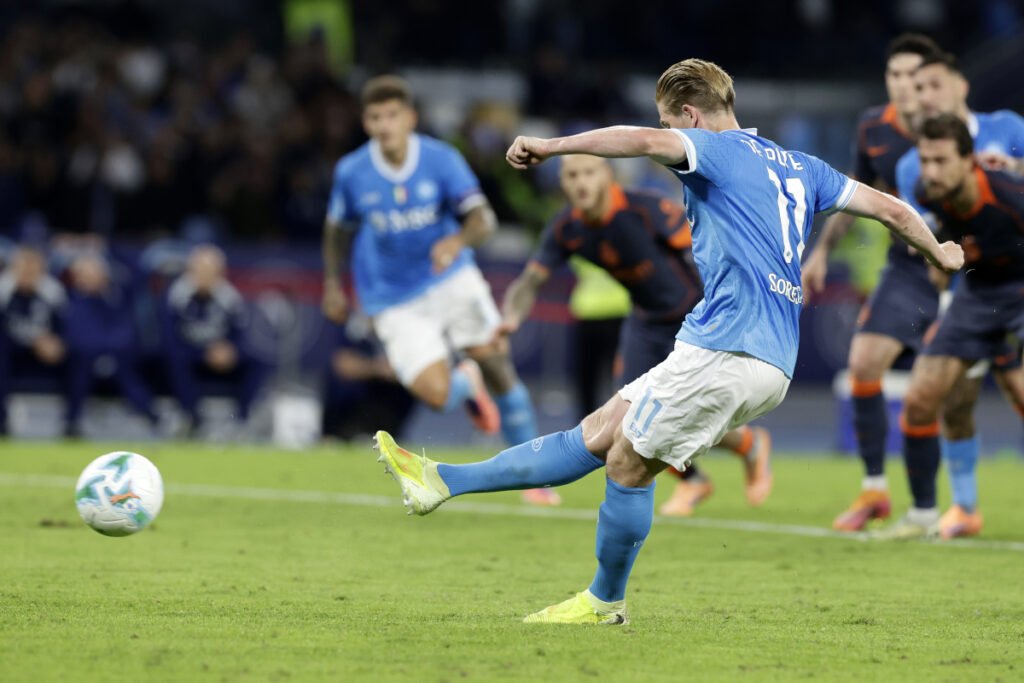 Clamoroso Napoli: De Bruyne vuole l'addio immediato, il Galatasaray piomba sul belga con un'offerta shock