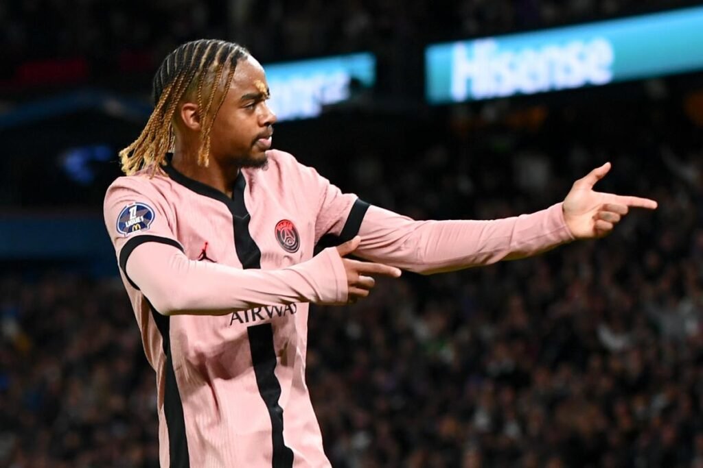 Il PSG fissa il prezzo: Servono 140 milioni di sterline per Barcola al Liverpool. C'è il "sì" del giocatore Il PSG fissa il prezzo: Servono 140 milioni di sterline per Barcola al Liverpool. C'è il "sì" del giocatore