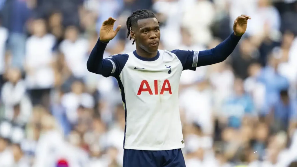 🔴🟡 BLITZ GIALLOROSSO – La Roma su Destiny Udogie: il giocatore dice sì! Trattativa caldissima con il Tottenham 🔴🟡 BLITZ GIALLOROSSO – La Roma su Destiny Udogie: il giocatore dice sì! Trattativa caldissima con il Tottenham