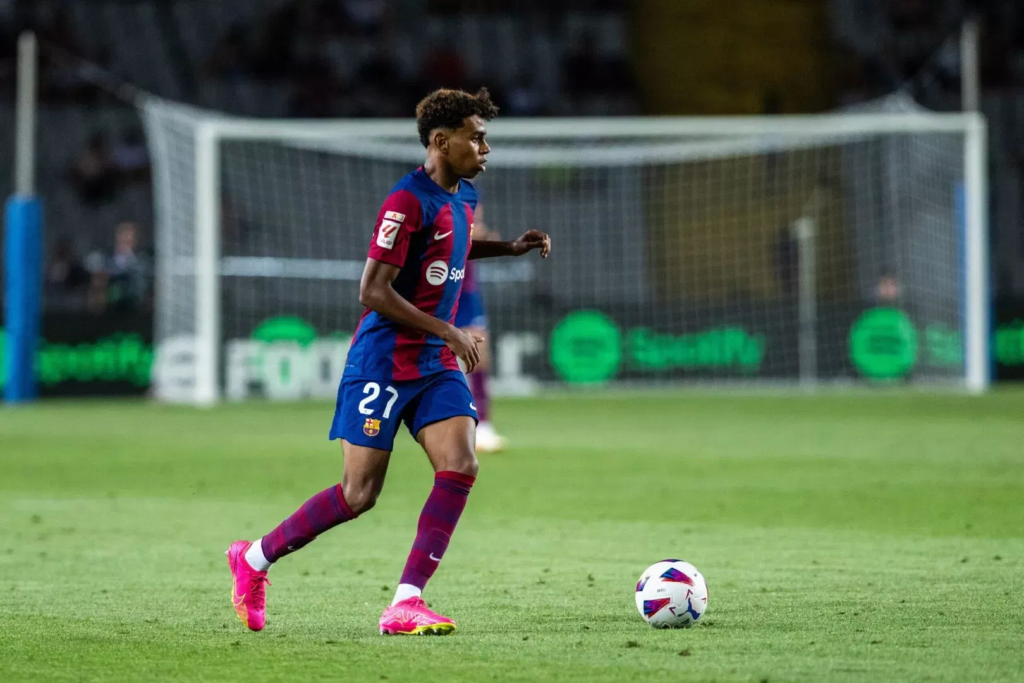 Lamine Yamal in dribbling