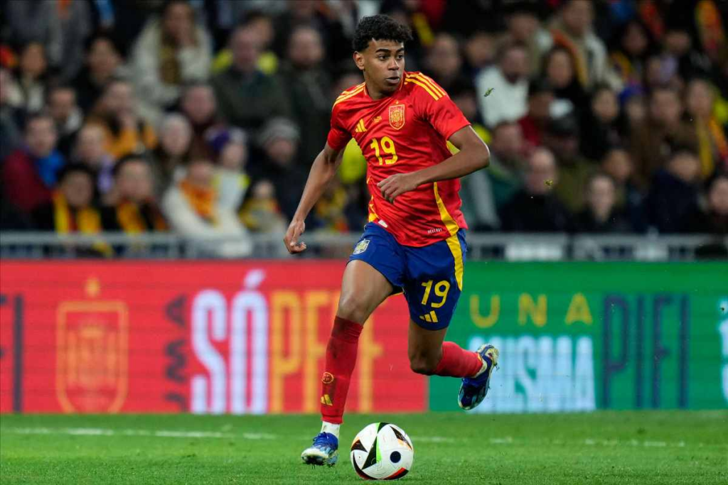 Lamine Yamal tiro e assist